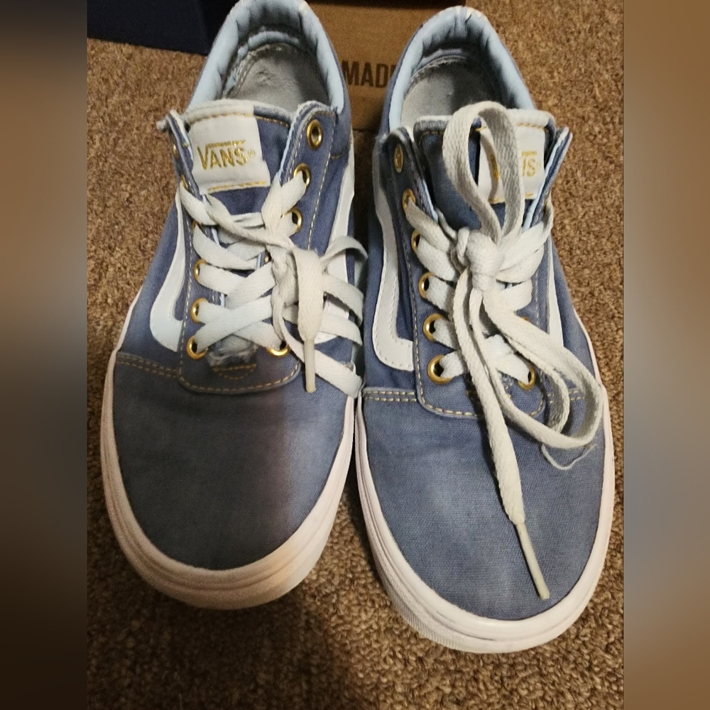 Blue Van's Gold detailing
